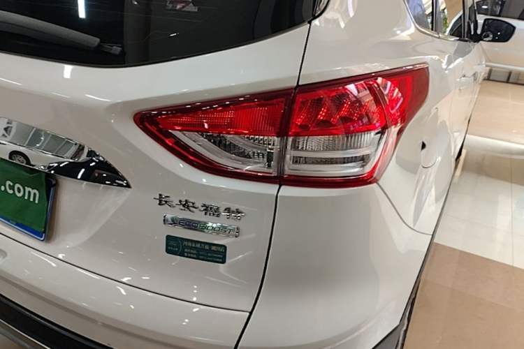 Used Ford Kuga 2015 1.5L GTDi Two-Wheel Drive Fashion Edition Right Rear Taillight