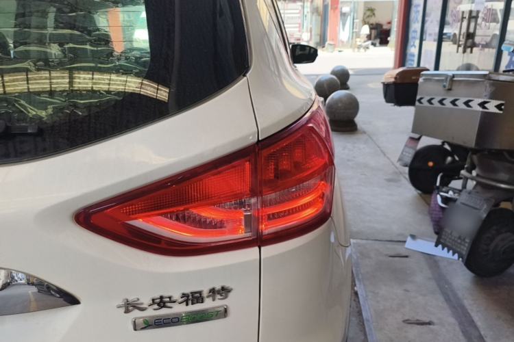 Used Ford Kuga 2015 1.5L GTDi Two-Wheel Drive Fashion Edition Right Rear Taillight