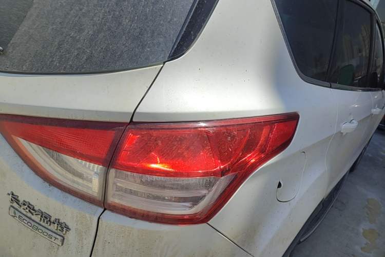 Used Ford Kuga 2015 1.5L GTDi Two-Wheel Drive Fashion Edition Right Rear Taillight