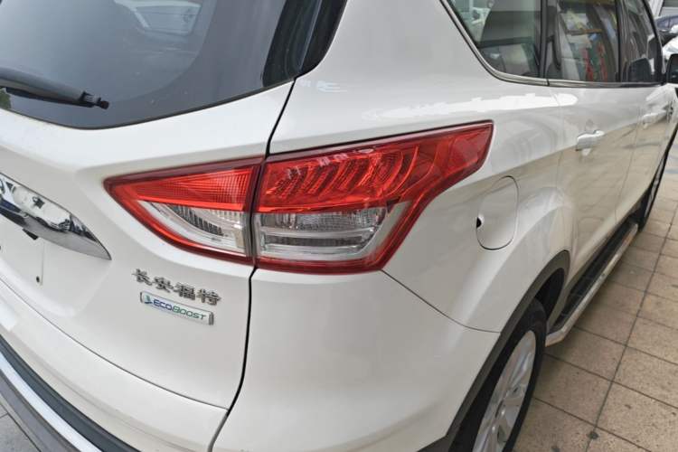 Used Ford Kuga 2015 1.5L GTDi Two-Wheel Drive Fashion Edition Right Rear Taillight