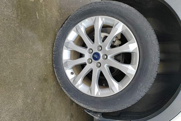 Used Ford Kuga 2015 1.5L GTDi Two-Wheel Drive Fashion Edition Right Rear Wheel Hub
