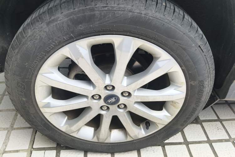 Used Ford Kuga 2015 1.5L GTDi Two-Wheel-Drive Comfort Model Right Rear Wheel Hub