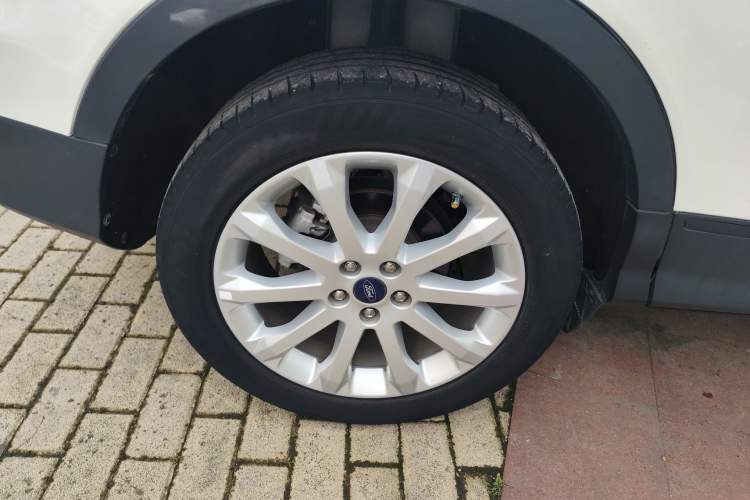 Used Ford Kuga 2015 1.5L GTDi Two-Wheel Drive Fashion Edition Right Rear Wheel Hub