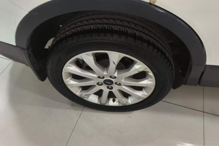 Used Ford Kuga 2015 1.5L GTDi Two-Wheel-Drive Comfort Model Right Rear Wheel Hub