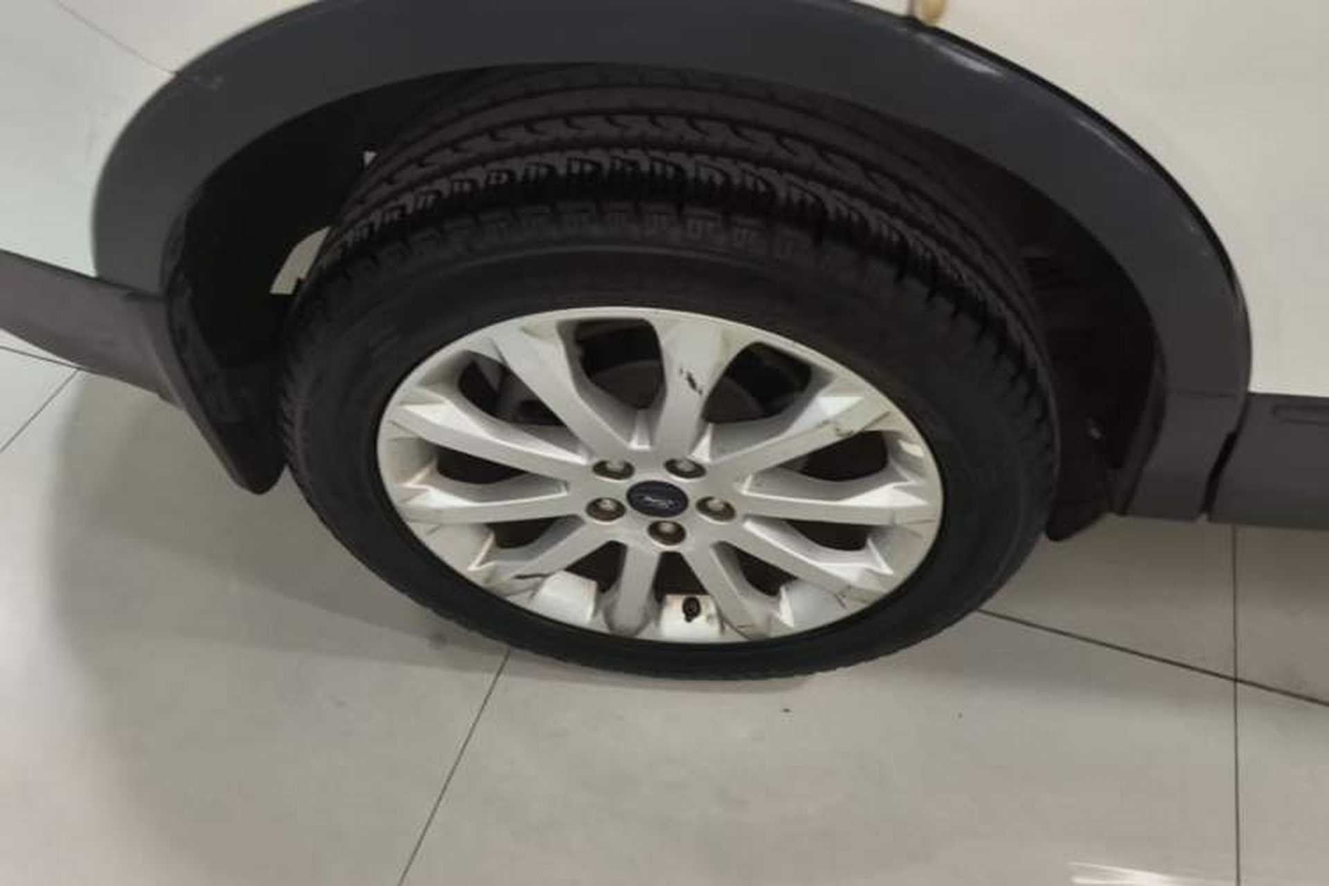 Used Ford Kuga 2015 1.5L GTDi Two-Wheel-Drive Comfort Model Right Rear Wheel Hub