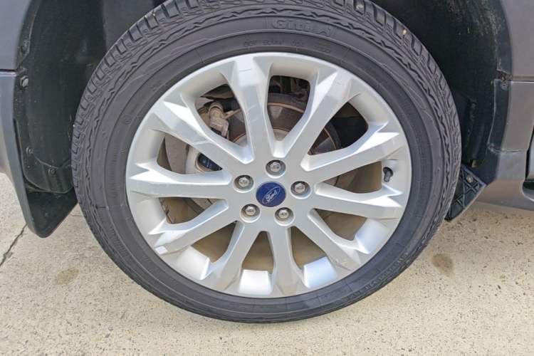 Used Ford Kuga 2015 1.5L GTDi Two-Wheel Drive Fashion Edition Right Rear Wheel Hub