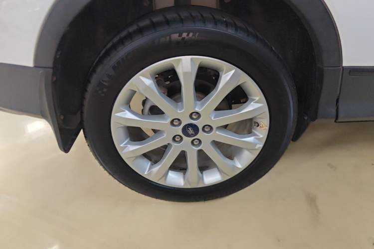 Used Ford Kuga 2015 1.5L GTDi Two-Wheel Drive Fashion Edition Right Rear Wheel Hub