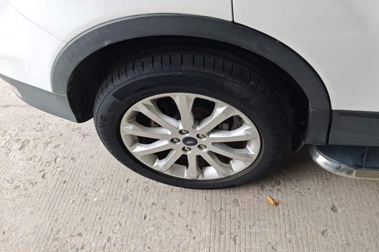 Used Ford Kuga 2015 1.5L GTDi Two-Wheel-Drive Comfort Model Right Rear Wheel Hub