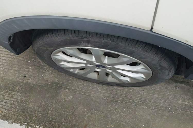 Used Ford Kuga 2015 1.5L GTDi Two-Wheel Drive Fashion Edition Right Rear Wheel Hub