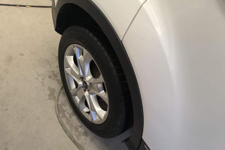 Used Ford Kuga 2015 2.0L GTDi Four-Wheel-Drive Sport Model Right Rear Wheel Hub