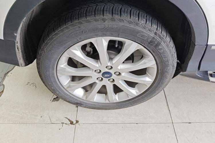 Used Ford Kuga 2015 1.5L GTDi Four-Wheel-Drive Elite Model Right Rear Wheel Hub