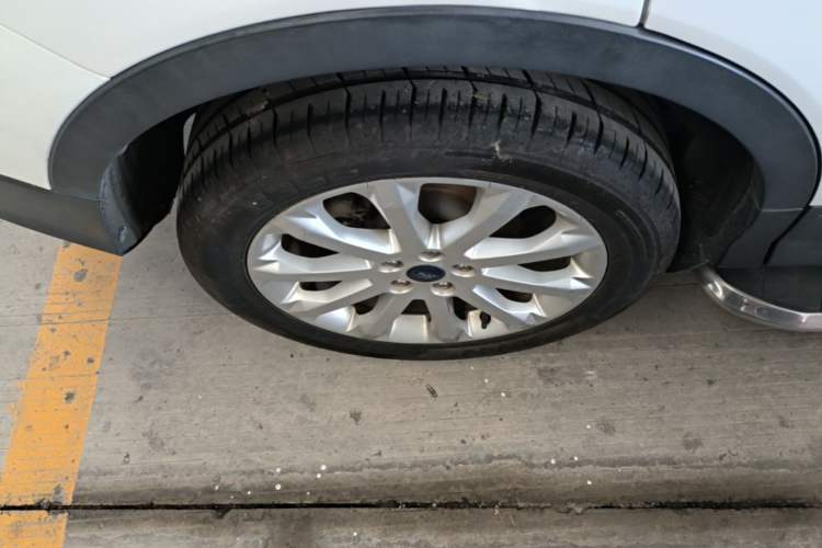 Used Ford Kuga 2015 1.5L GTDi Four-Wheel-Drive Elite Model Right Rear Wheel Hub