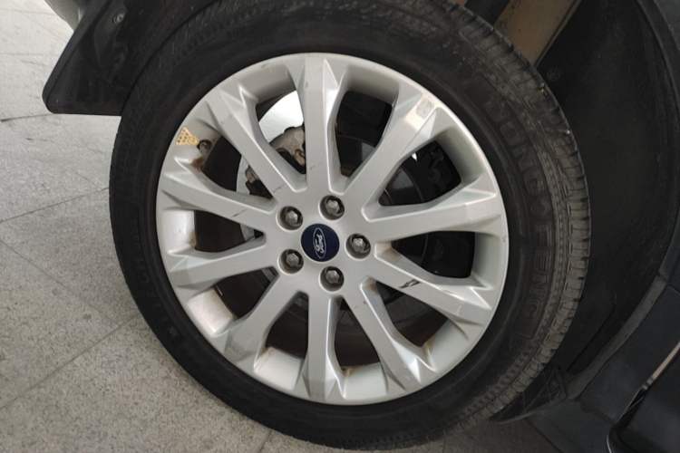 Used Ford Kuga 2015 1.5L GTDi Two-Wheel-Drive Comfort Model Right Rear Wheel Hub