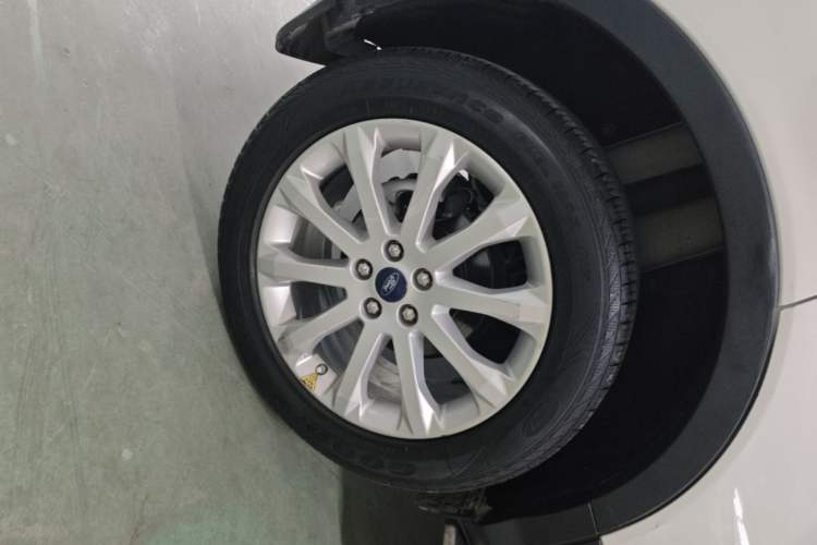 Used Ford Kuga 2015 1.5L GTDi Two-Wheel-Drive Comfort Model Right Rear Wheel Hub