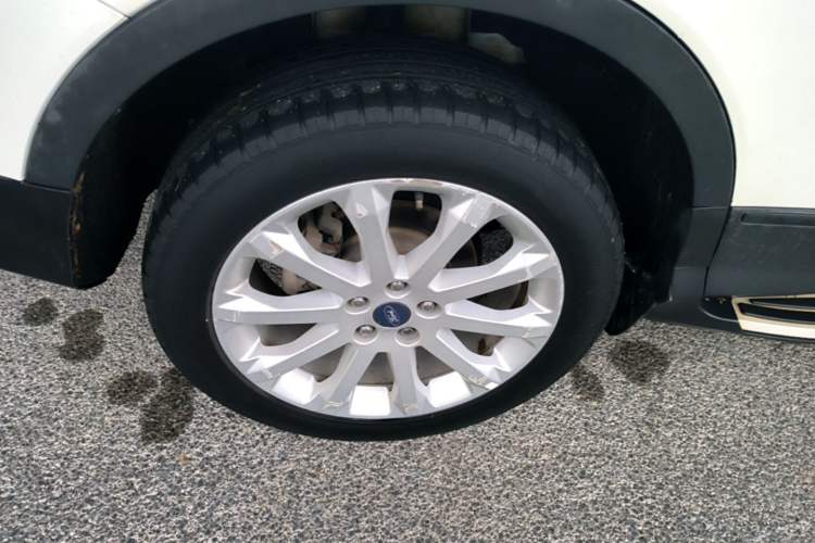 Used Ford Kuga 2015 1.5L GTDi Two-Wheel-Drive Comfort Model Right Rear Wheel Hub