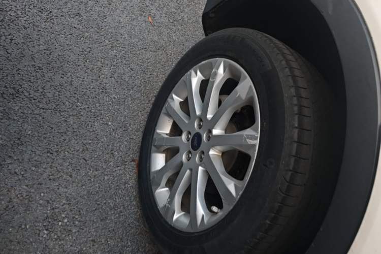 Used Ford Kuga 2015 1.5L GTDi Two-Wheel Drive Fashion Edition Right Rear Wheel Hub