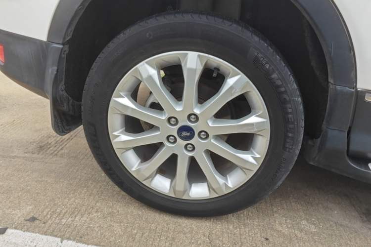 Used Ford Kuga 2015 2.0L GTDi Four-Wheel Drive Elite Model Right Rear Wheel Hub
