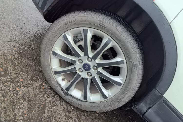 Used Ford Kuga 2015 1.5L GTDi Two-Wheel-Drive Comfort Model Right Rear Wheel Hub