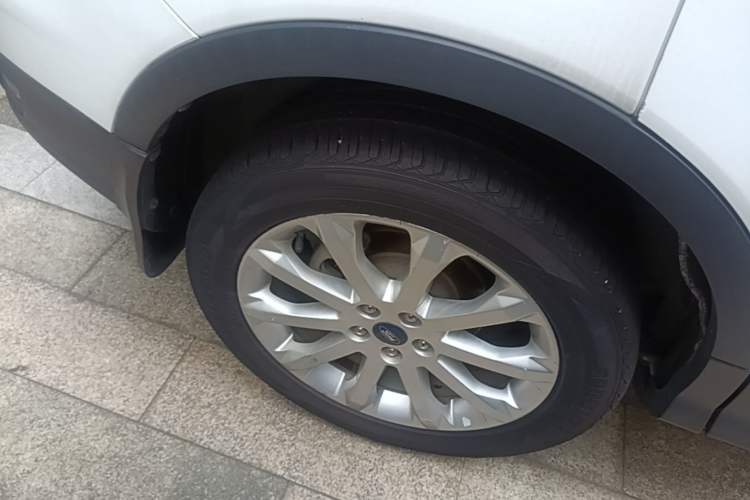 Used Ford Kuga 2015 1.5L GTDi Two-Wheel Drive Fashion Edition Right Rear Wheel Hub