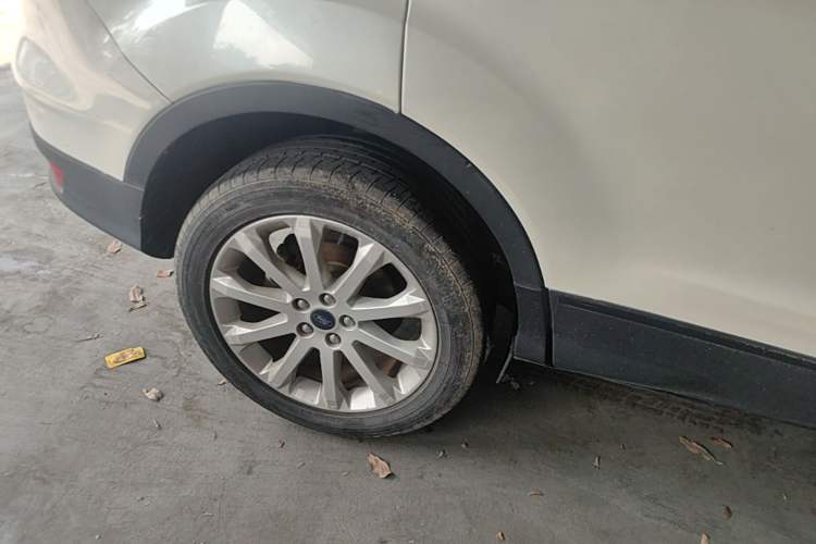 Used Ford Kuga 2015 1.5L GTDi Two-Wheel Drive Fashion Edition Right Rear Wheel Hub