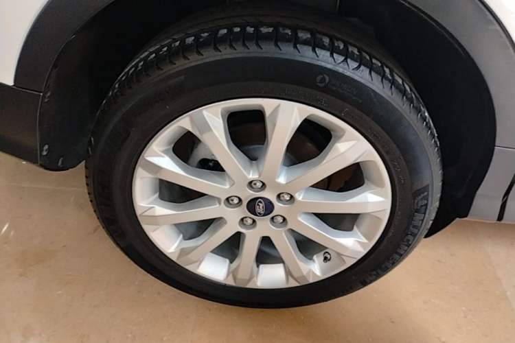 Used Ford Kuga 2015 1.5L GTDi Two-Wheel Drive Fashion Edition Right Rear Wheel Hub