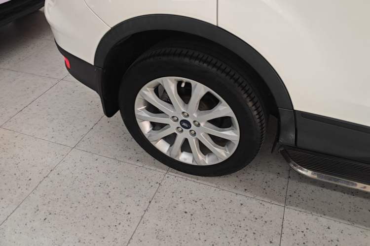 Used Ford Kuga 2015 1.5L GTDi Two-Wheel Drive Fashion Edition Right Rear Wheel Hub