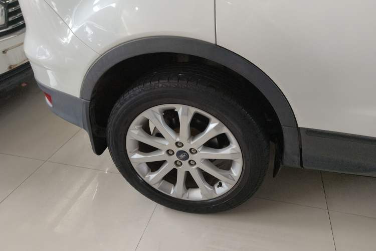 Used Ford Kuga 2015 1.5L GTDi Two-Wheel Drive Fashion Edition Right Rear Wheel Hub