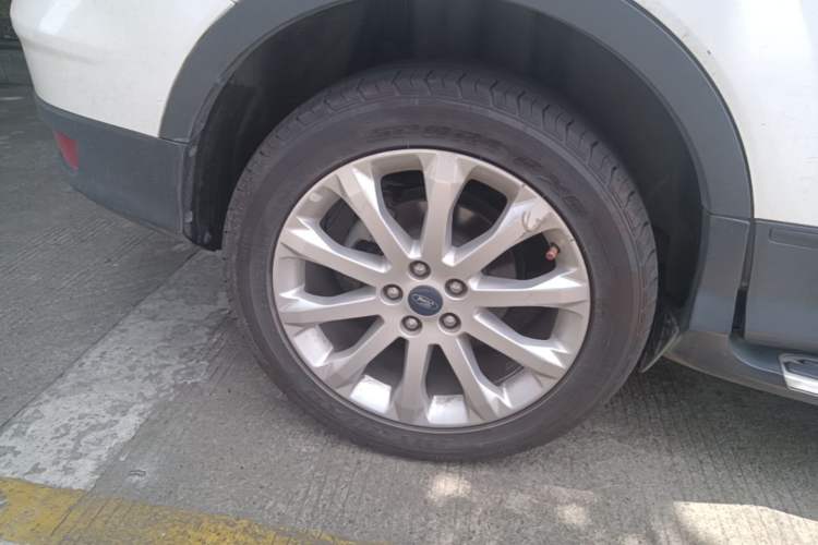 Used Ford Kuga 2015 1.5L GTDi Two-Wheel Drive Fashion Edition Right Rear Wheel Hub