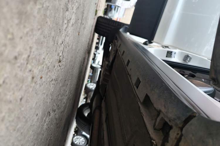 Used Ford Kuga 2015 1.5L GTDi Two-Wheel Drive Fashion Edition Right Side Sill