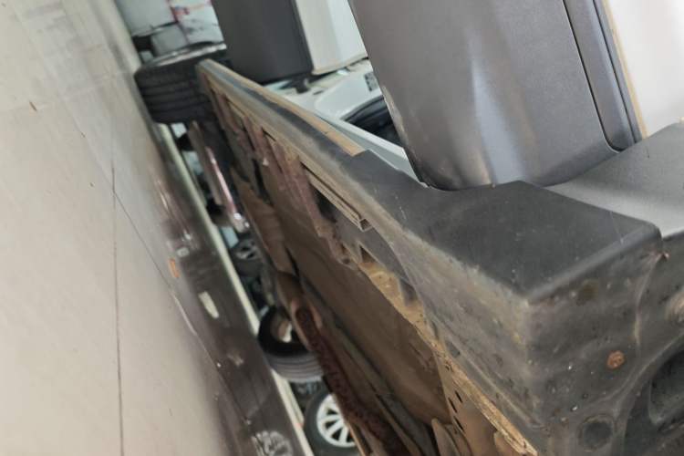 Used Ford Kuga 2015 1.5L GTDi Two-Wheel-Drive Comfort Model Right Side Sill