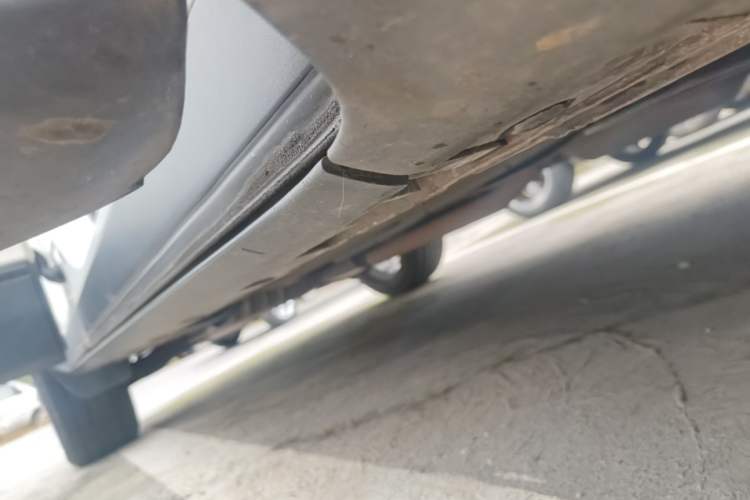 Used Ford Kuga 2015 1.5L GTDi Two-Wheel-Drive Comfort Model Right Side Sill