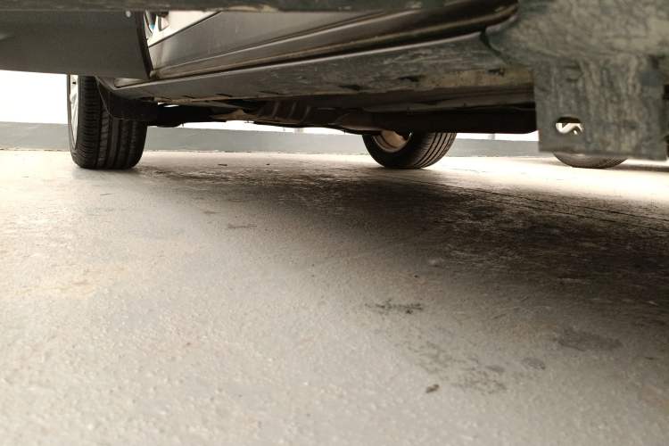 Used Ford Kuga 2015 1.5L GTDi Two-Wheel-Drive Comfort Model Right Side Sill