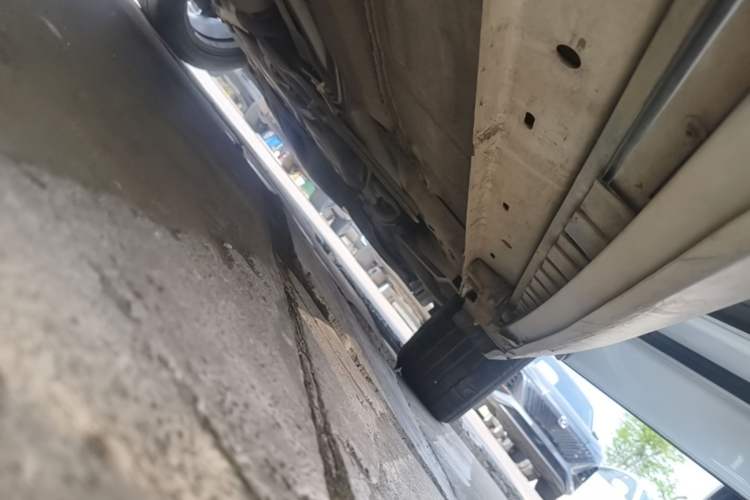 Used Ford Kuga 2015 2.0L GTDi Four-Wheel-Drive Sport Model Right Side Sill