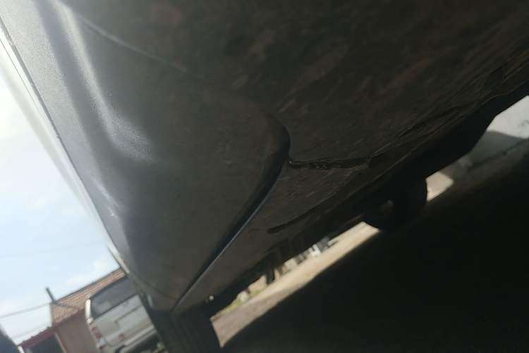 Used Ford Kuga 2015 1.5L GTDi Four-Wheel-Drive Elite Model Right Side Sill