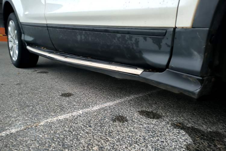 Used Ford Kuga 2015 1.5L GTDi Two-Wheel-Drive Comfort Model Right Side Sill