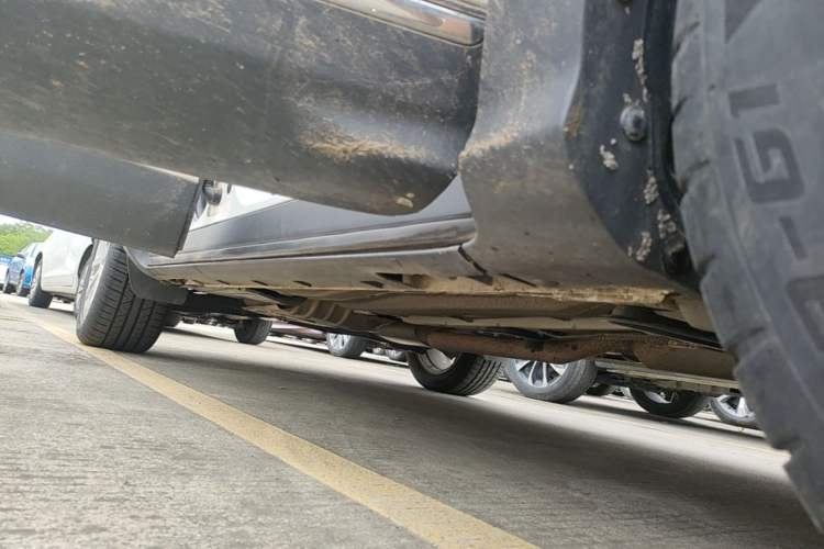 Used Ford Kuga 2015 2.0L GTDi Four-Wheel Drive Prestige Model Right Side Sill