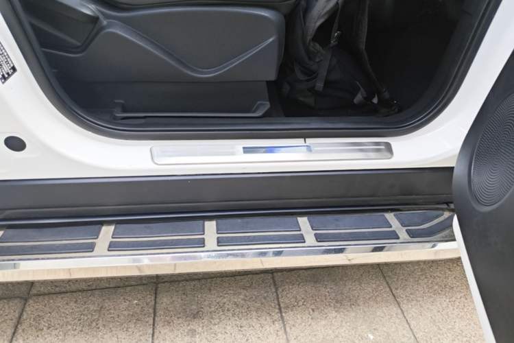 Used Ford Kuga 2015 1.5L GTDi Two-Wheel Drive Fashion Edition Right Side Sill
