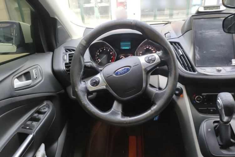 Used Ford Kuga 2015 1.5L GTDi Two-Wheel-Drive Comfort Model Steering Wheel