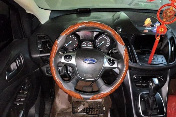 Used Ford Kuga 2015 1.5L GTDi Four-Wheel-Drive Elite Model Steering Wheel