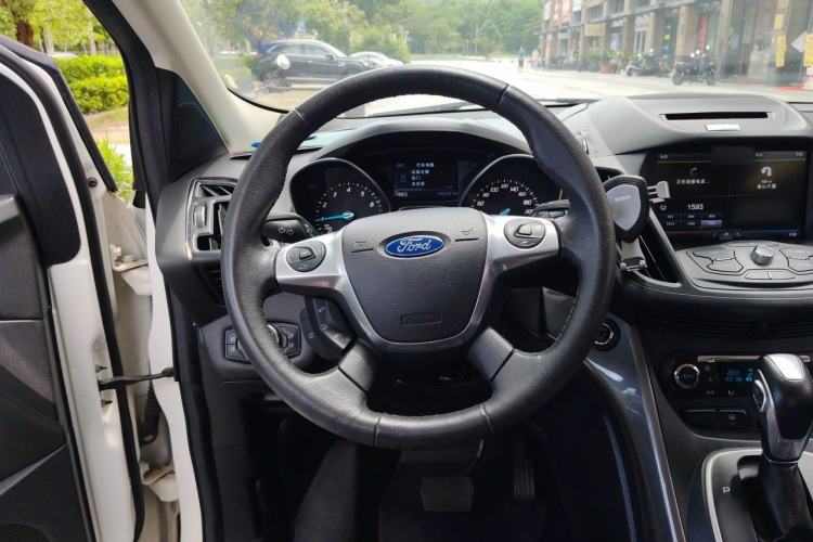 Used Ford Kuga 2015 1.5L GTDi Four-Wheel-Drive Elite Model Steering Wheel