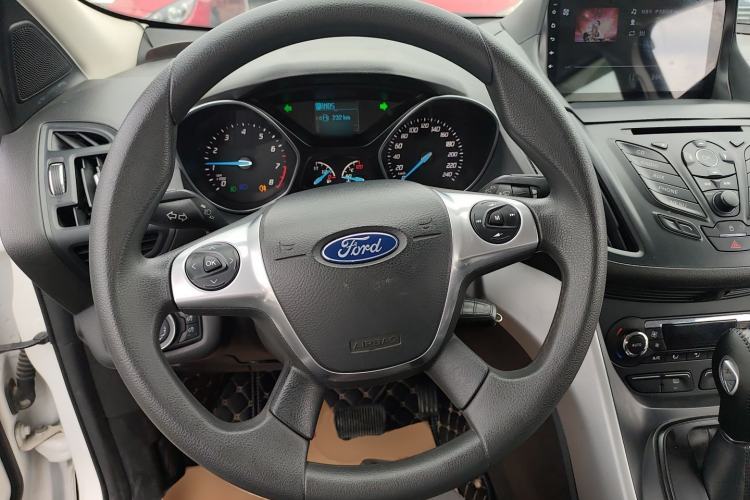 Used Ford Kuga 2015 1.5L GTDi Two-Wheel-Drive Comfort Model Steering Wheel