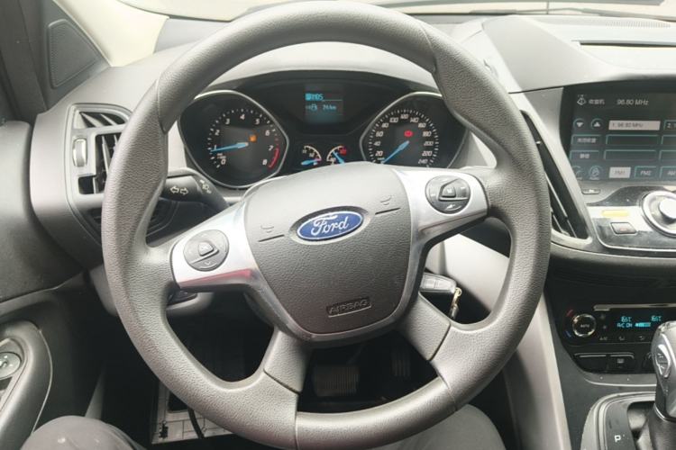 Used Ford Kuga 2015 1.5L GTDi Two-Wheel-Drive Comfort Model Steering Wheel