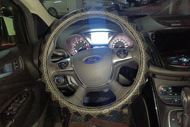 Used Ford Kuga 2015 2.0L GTDi Four-Wheel-Drive Sport Model Steering Wheel