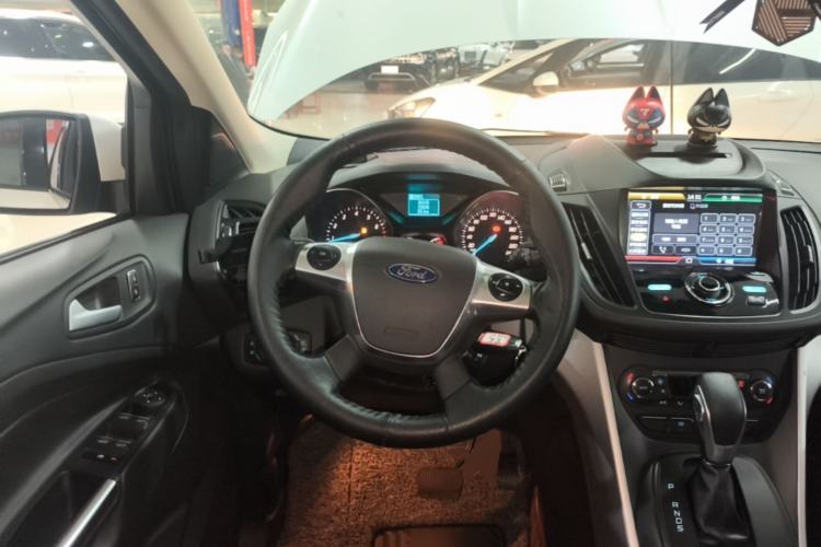 Used Ford Kuga 2015 1.5L GTDi Two-Wheel-Drive Comfort Model Steering Wheel
