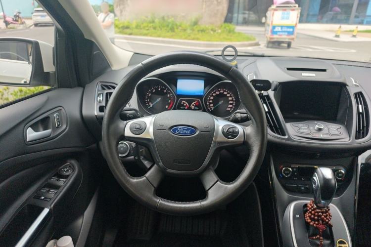 Used Ford Kuga 2015 2.0L GTDi Four-Wheel-Drive Sport Model Steering Wheel