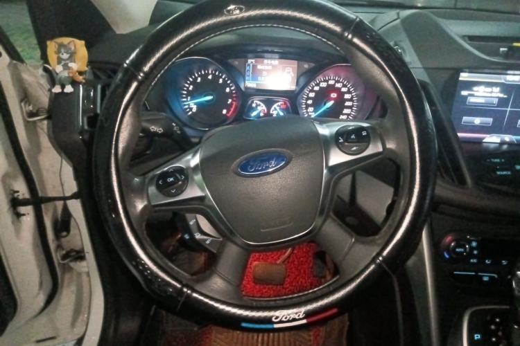Used Ford Kuga 2015 2.0L GTDi Four-Wheel Drive Elite Model Steering Wheel