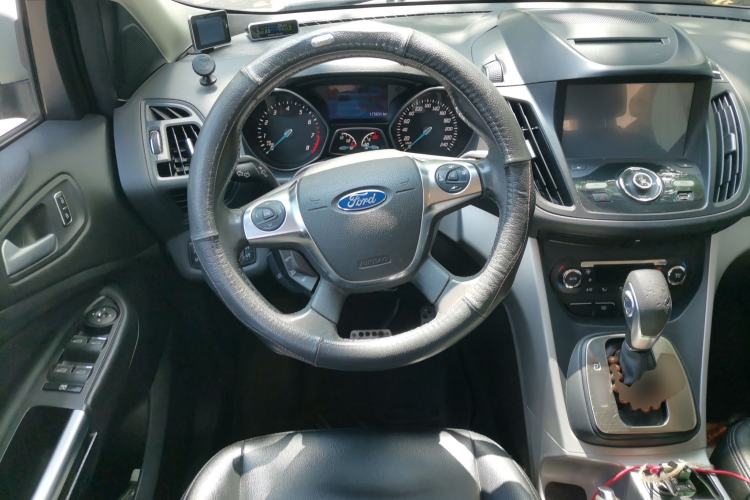 Used Ford Kuga 2015 1.5L GTDi Two-Wheel-Drive Comfort Model Steering Wheel