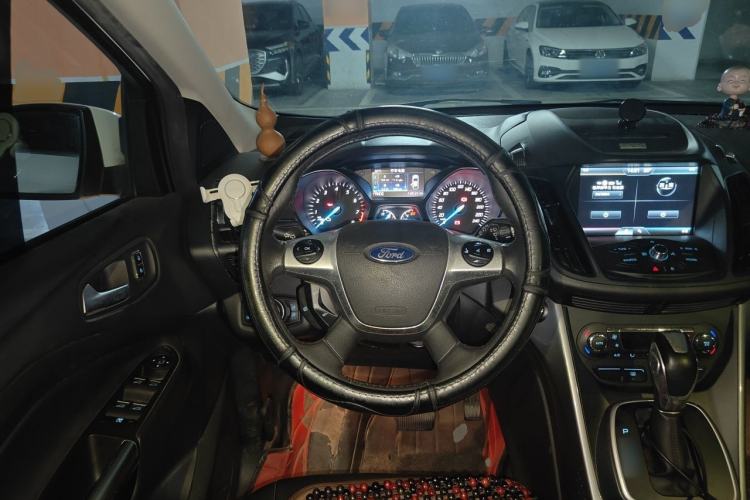 Used Ford Kuga 2015 1.5L GTDi Four-Wheel-Drive Elite Model Steering Wheel