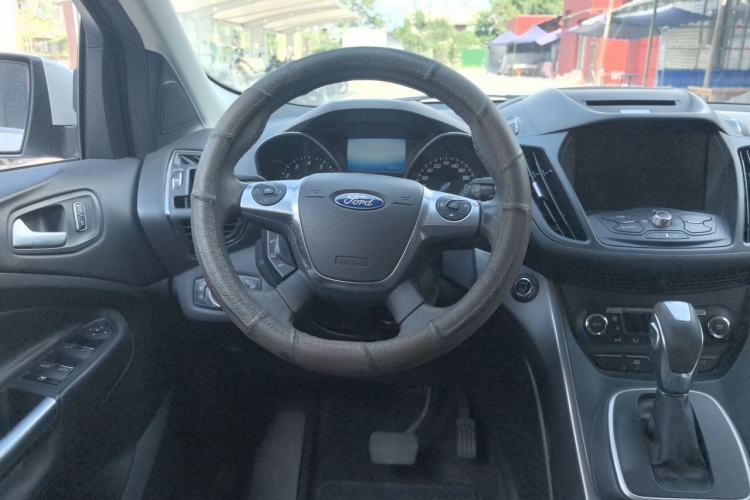 Used Ford Kuga 2015 2.0L GTDi Four-Wheel Drive Elite Model Steering Wheel