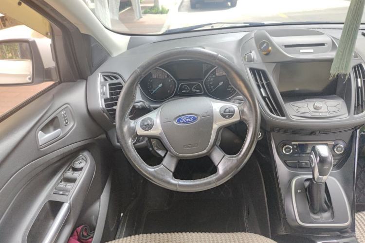 Used Ford Kuga 2015 2.0L GTDi Four-Wheel-Drive Sport Model Steering Wheel